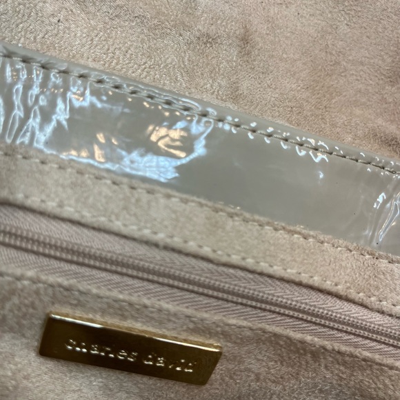 Charles David patent Leather Tan color Clutch/ Wristlet with DustBag! - Picture 8 of 16